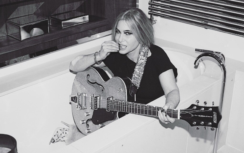 illbyourmirror's tweet image. bit.do/brixsmithstart read our interview with @Brixsmithstart #brixsmithstart #brixandtheextricated #theadultnet