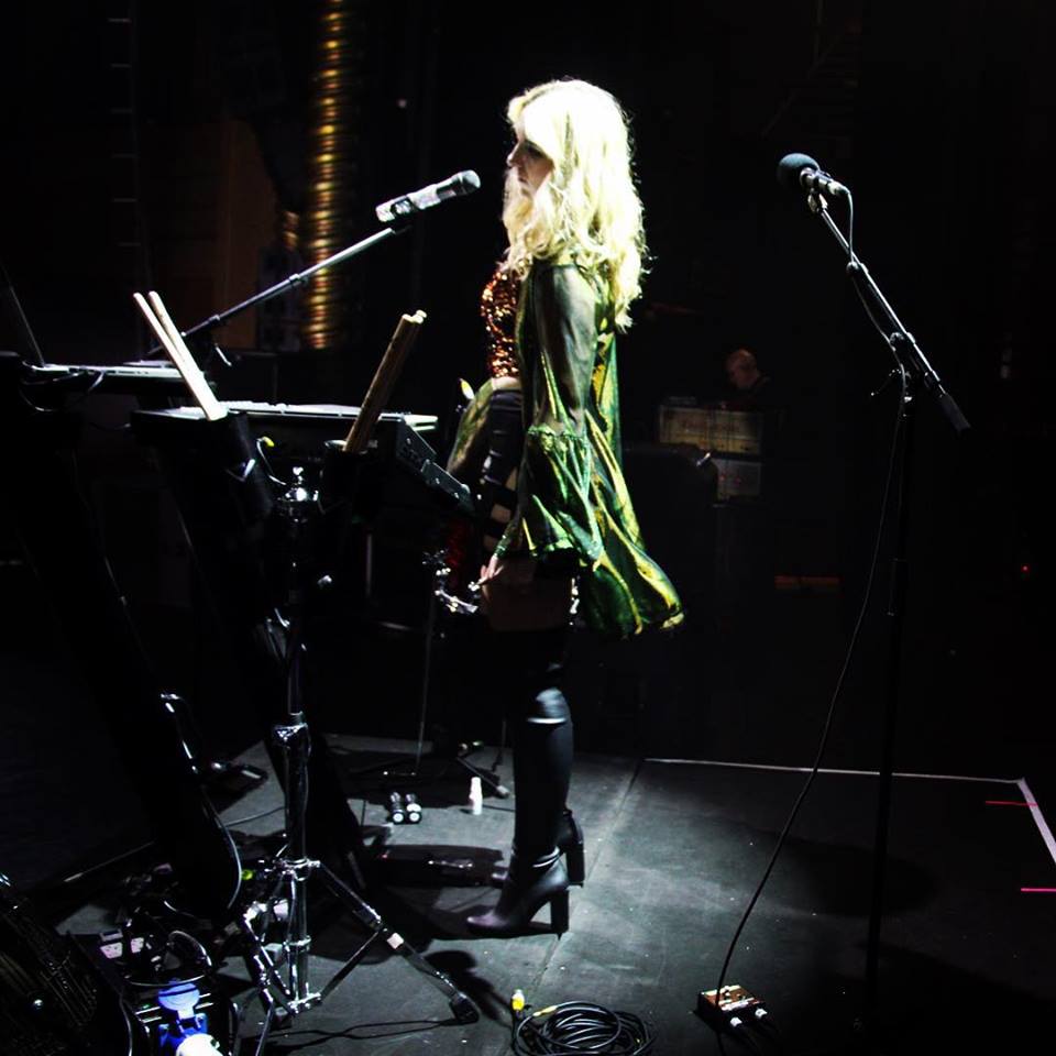 TDE_PHOTOS's tweet photo. Rydel en el show de ayer. https://t.co/c70OQzfzdT