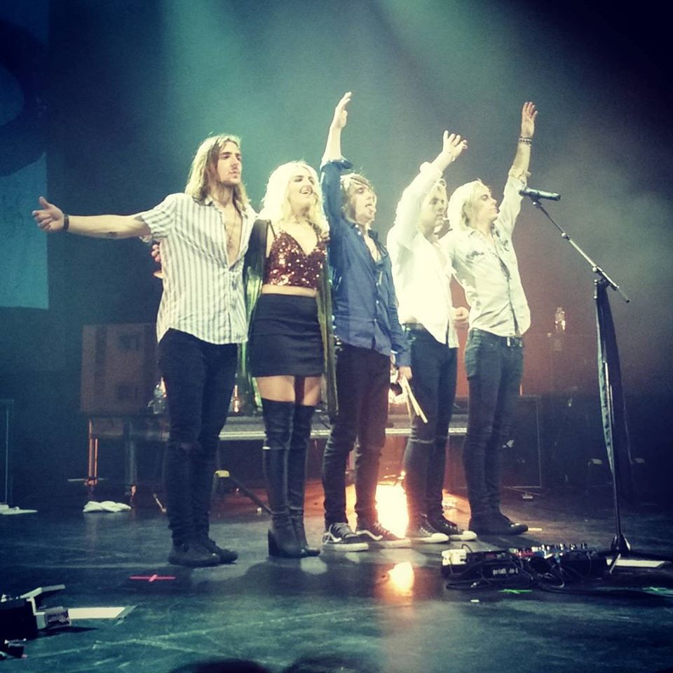 TDE_PHOTOS's tweet photo. Algunas fotos de lo que fue el show en Melbourne-Australia. https://t.co/CVPUsyWSVO