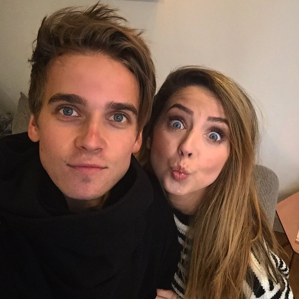 Joe_Sugg's tweet photo. Fam 👊🏽 https://t.co/Xbt9jq57B5