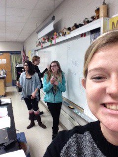AnnaKrueger94's tweet photo. First real student teaching experience, ✓ Leading a review game with my chemistry students! #ED500AB1 @Bonnema_anna https://t.co/PJvwVUMfJk