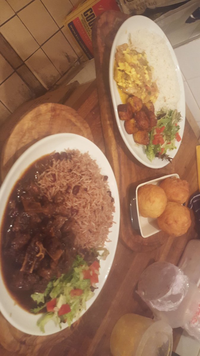 Leiandashanti's tweet photo. Beautiful atmosphere and food #hotplace2016 #soulfood #str8vibes https://t.co/IbNZ9uSuoq