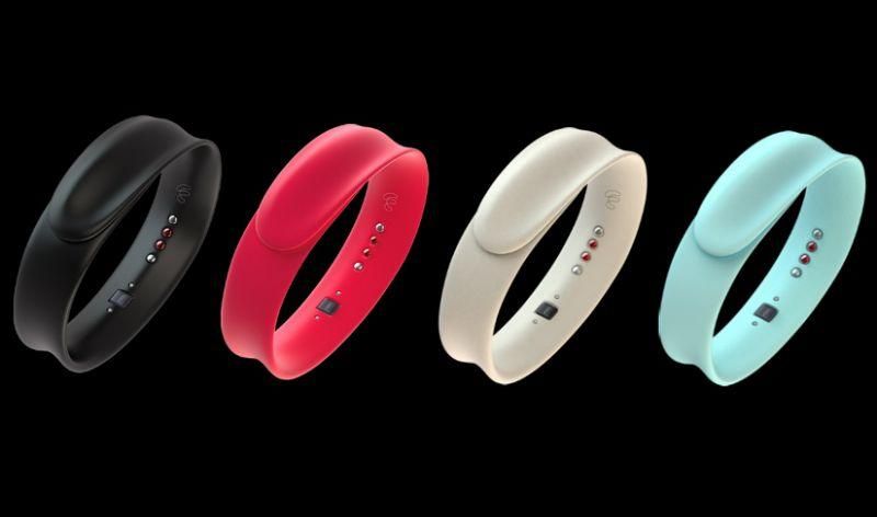 Forget fitness, this new tech wearable tracks your emotions. yahoo.com/tech/feel-mood…