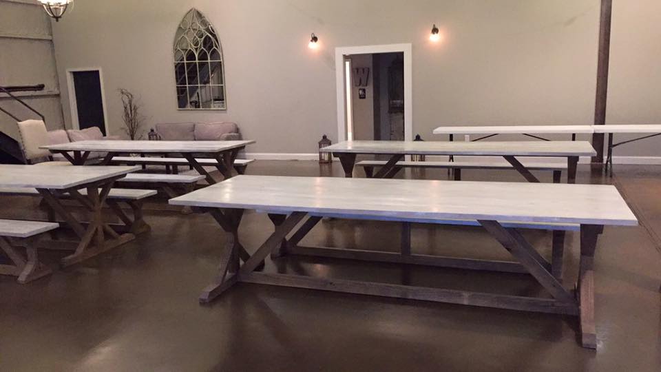 thepeytonvenue's tweet photo. We are in LOVE with our new floors in #thepeyton! The color goes perfectly with our #farmhouse tables! https://t.co/wu8yQzPFFi