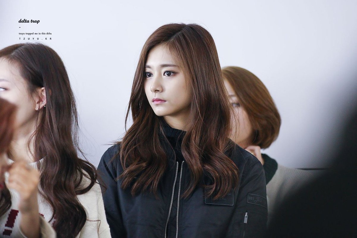 Alina_once's tweet photo. #3MonthsWithTWICE https://t.co/8eg34v8sFN