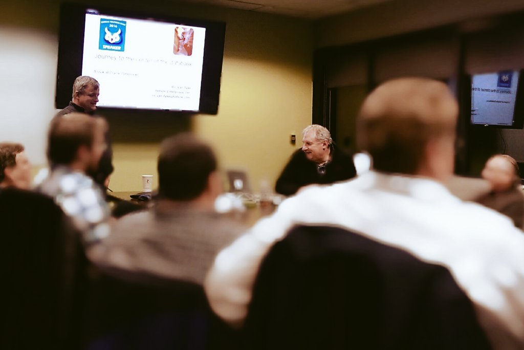 Ahmed_Aboulnaga's tweet photo. .@RicVanDyke talks @OracleDatabase #datablocks at the monthly @SEMOP now! Good turnout and free pizza too. https://t.co/j0zbvmD56p