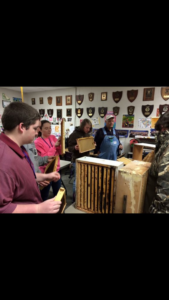 SaludaFFA's tweet photo. Ag Crop Production Class - getting ready for bee season with a lesson on insects &amp; pests from Mr Bob &amp; Mr Duane https://t.co/yinFVpgaCz