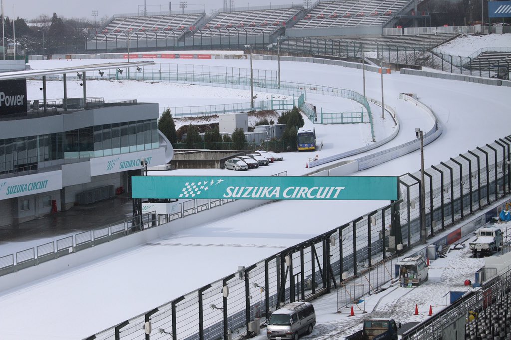 English8HOURS's tweet photo. How are you #suzuka8hours fans? It's #snowing !! Can't wait for  #summer #endurance #season coming! #suzukacircuit https://t.co/zXzqWu3alv