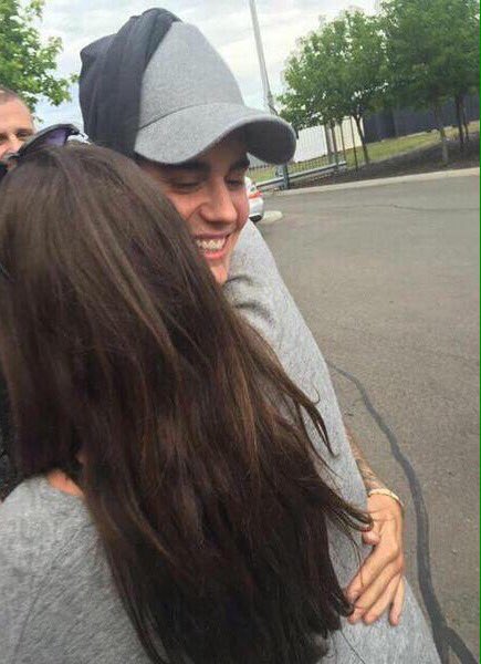 DREWTOKIO's tweet photo. 11:11 meet my whole world🌍💓 https://t.co/sUUBgXTlD5