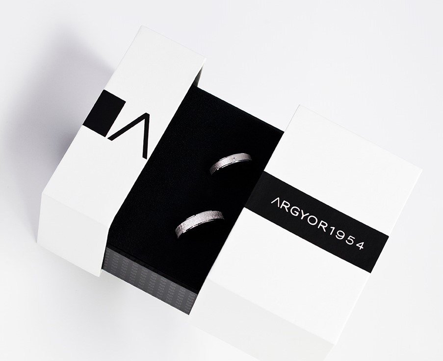 ‘Argyior 1954’ estrena envoltura de la mano de la empresa de #Zaragoza <a href="/linea_diseno/">lineadiseño</a>… extradigital.es/argyior-1954-e…