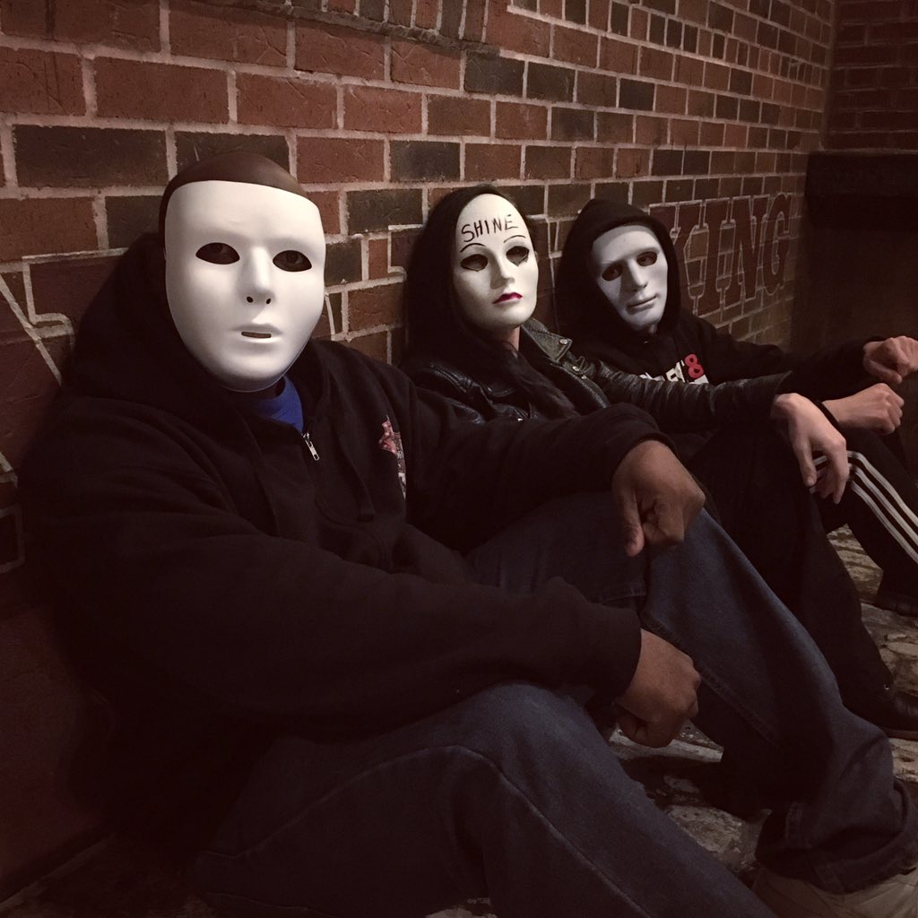 wrestlingleva's tweet photo. Just relaxing on a break between shots, nothing unusual here... 
#themovementgrows #themovementsits https://t.co/mOTnpwBWOe