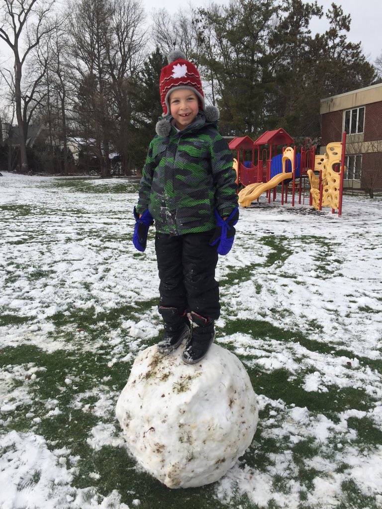 BarbieBking's tweet photo. Fun in the snow! @ACSRochester https://t.co/NjExQHyeTE