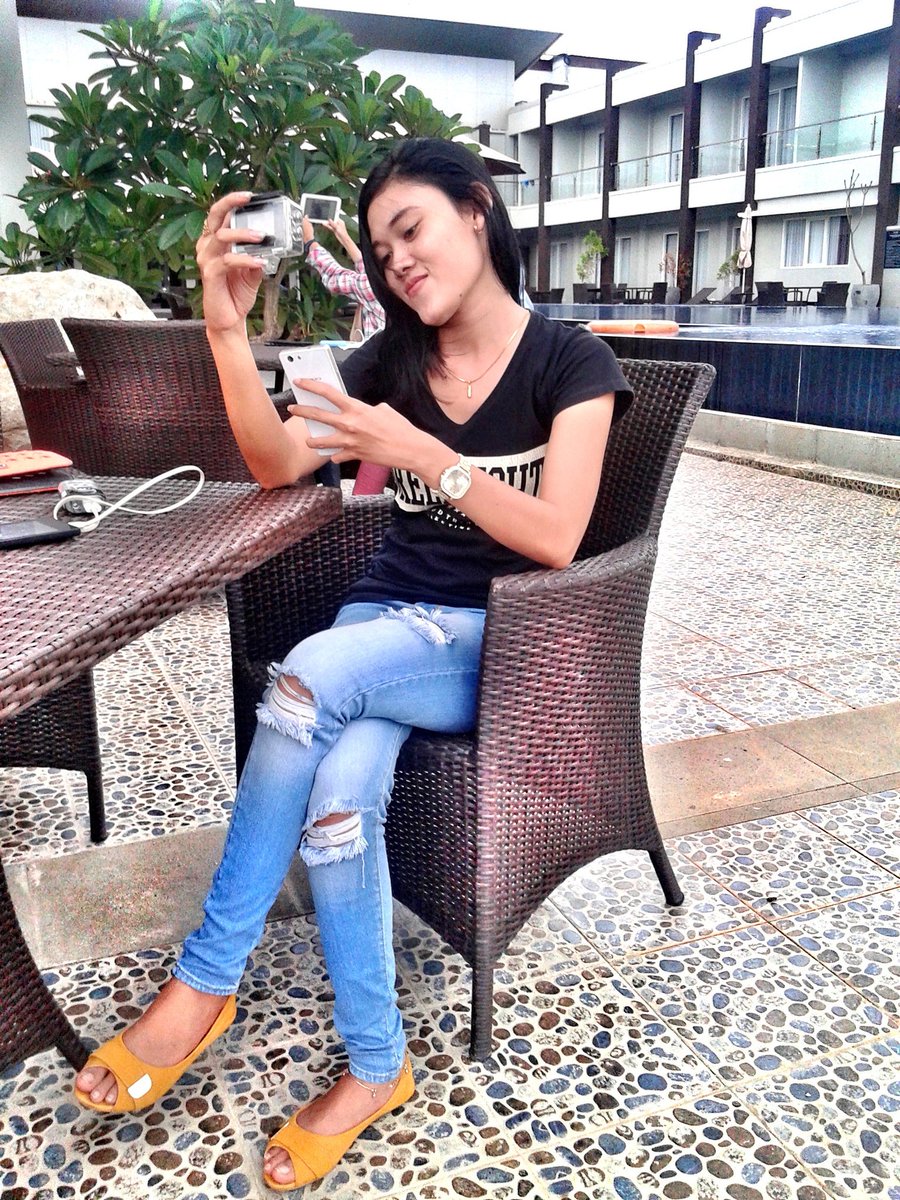 Behaaaaa's tweet photo. Selamat pagi twitter lama tak jumpa 😂😇✌ https://t.co/gd9o1SFhPM