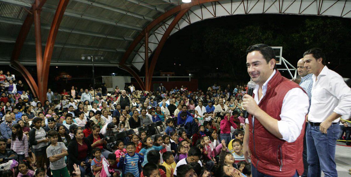 JLToledoM's tweet photo. En #Cancún #Región94 gobiernos con resultados para nuestra gente, el Pdte @EPN y el Gob @betoborge por un gran #QRoo https://t.co/vBjxDXBUcL