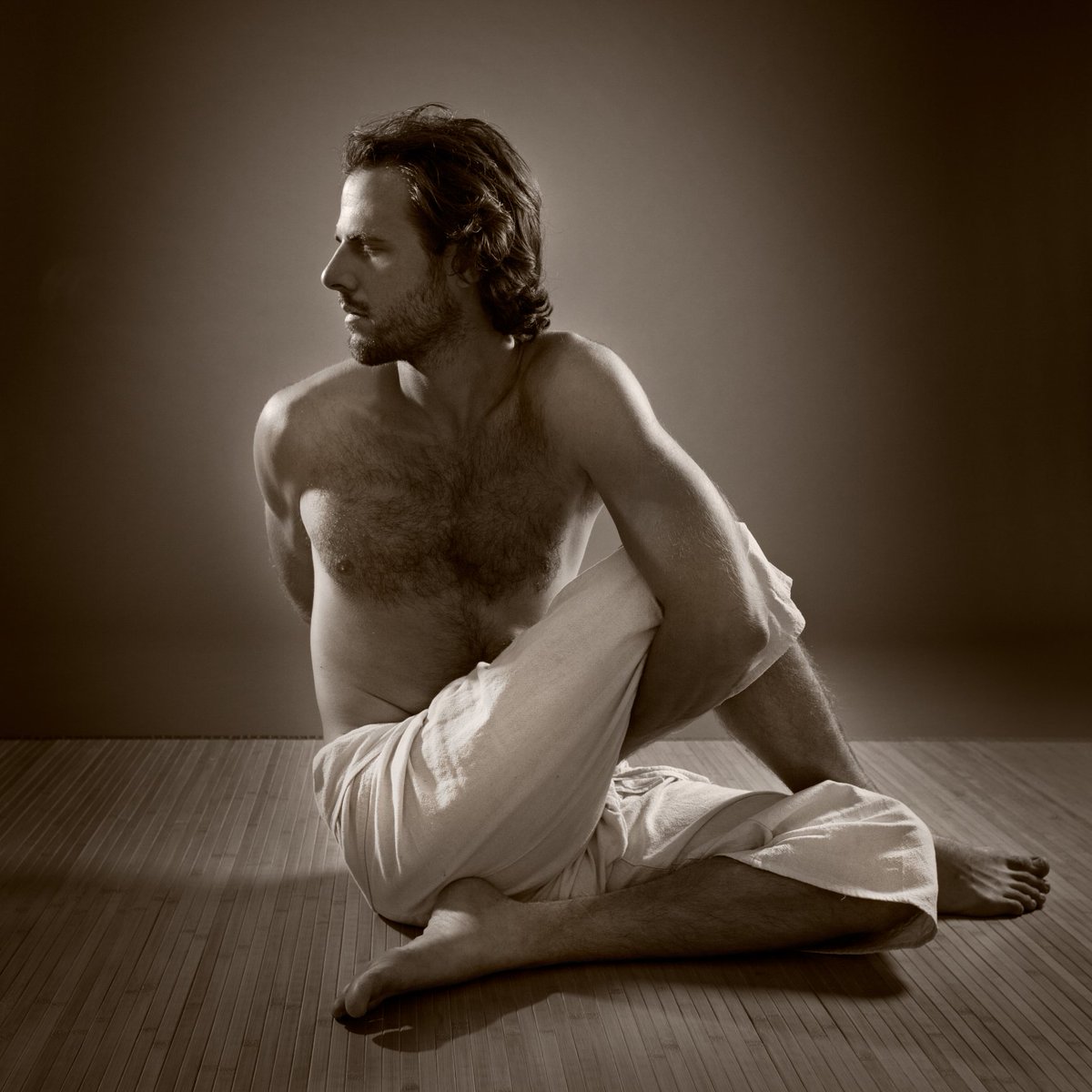 Origen e historia de las asanas en #yoga elyoga.about.com/od/Tecnicas/fl…
