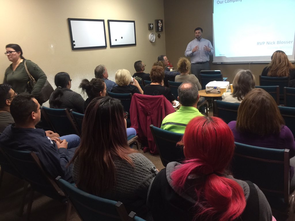 balcorn12620's tweet photo. @neelymachine @BlosserMachine  Full house tonight. Peoria office had 30 people! Distribution battleship!!! https://t.co/WH2mzRa2Vr