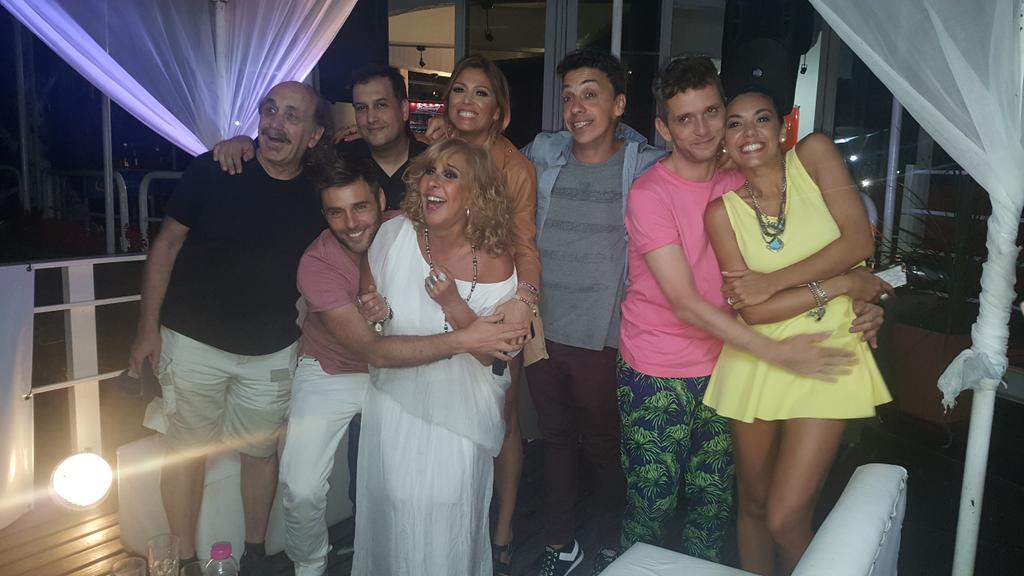 nicodiraimondo's tweet photo. Hoy estamos de festejo en @amarras_ok !! Feliz cumpleaños querido @grgproducciones !! 🎂🎂🎂 #elclubdelosestafadores https://t.co/a8M1AU4IfF