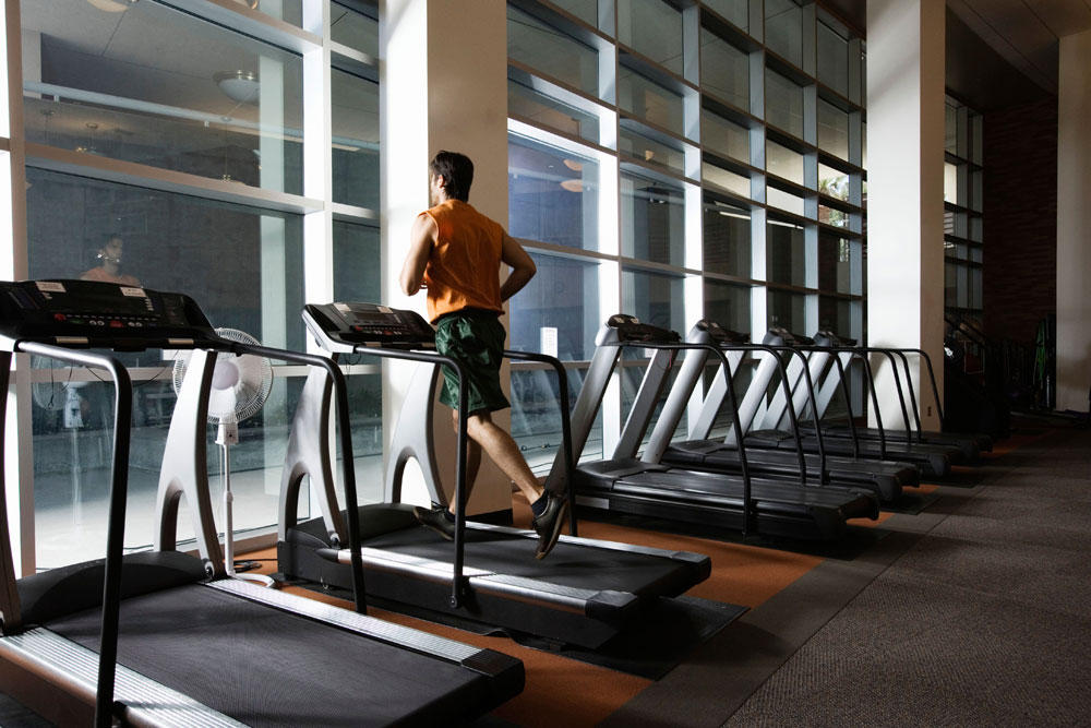 A biomechanics expert debunks some of the biggest treadmill running myths: spr.ly/6013BXhj3
