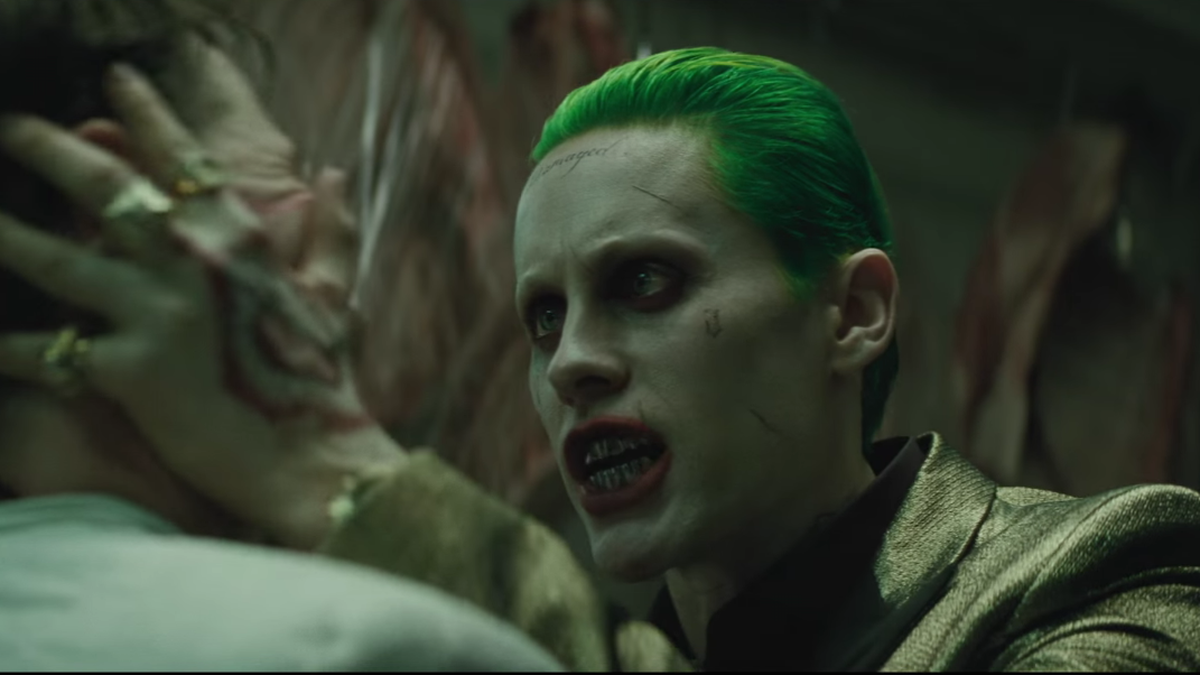 verge's tweet photo. Watch the new trailer for Suicide Squad https://t.co/X8uaZypG53 https://t.co/MakhdPfa7v