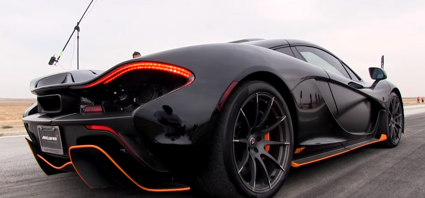 TheAutoHype's tweet photo. #Bugatti #Veryon vs #McLaren #P1! #Video by BayAreaRacing: (https://t.co/0Zv6JfNveK) https://t.co/AiOQEutgPb