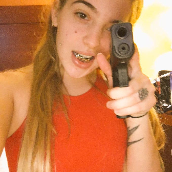 Can't fuck with a real bitch 🔫 https://t.co/skCyJXndI0