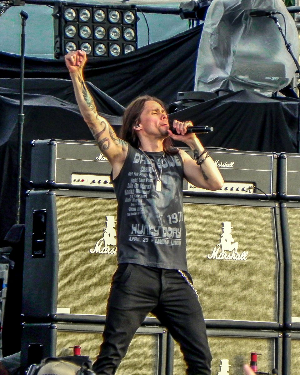 Singer #MylesKennedy #Rockfest 2013 #KansasCity #Slash <a href="/MylesKennedy/">Myles Kennedy</a> <a href="/MylesKJunkies/">MylesKennedyJunkies</a> <a href="/MylesKennedyW/">Myles Kennedy World</a> <a href="/MylesKennedyFp/">MylesKennedyFanpage</a>