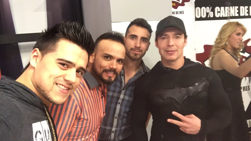 AngelGarzaWwe's tweet photo. #LasNochesDelFutbol @ricorodrigueztv @BadManLeyva @CarlosEs2 
Saludos para todas las chicas que nos ven 😉 https://t.co/Tc3T8yevOO