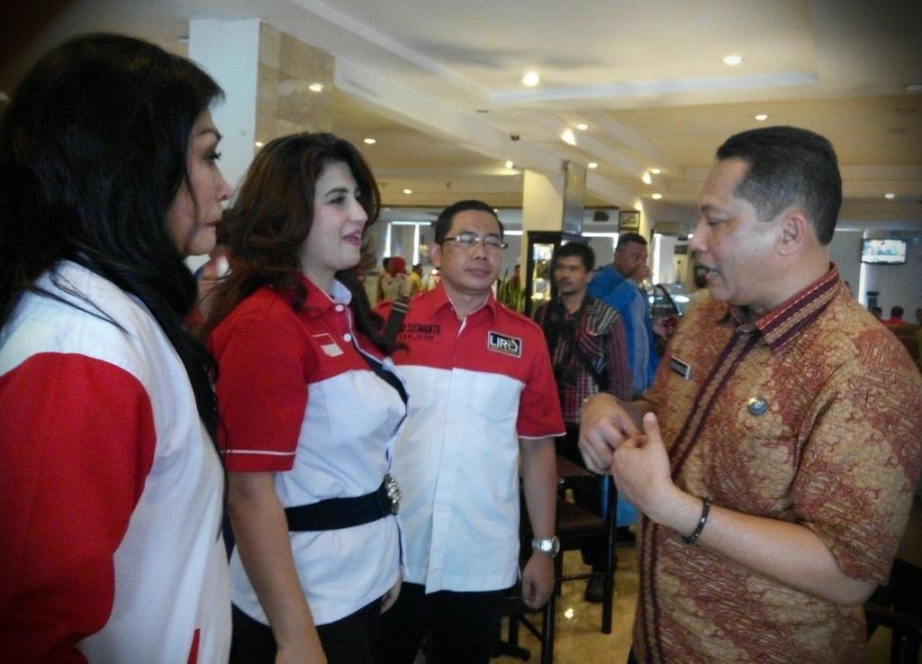 DPP_LIRA's tweet photo. Presiden, wapres, n sekjen LIRA berbincang dgnBudi Waseso, sblum plaksanaan Seminar Nasional oleh Pemuda LIRA Sumut https://t.co/fETyG27TFV