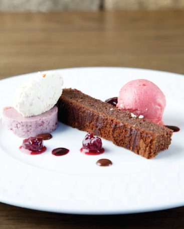 RELISH_COOKBOOK's tweet photo. Sweet tooth? #Try BLACK FOREST PLATTER from @Headlamhall https://t.co/tp27zRIJQm #Dessert #Foodie #NEY2 https://t.co/eefBtUwKUy