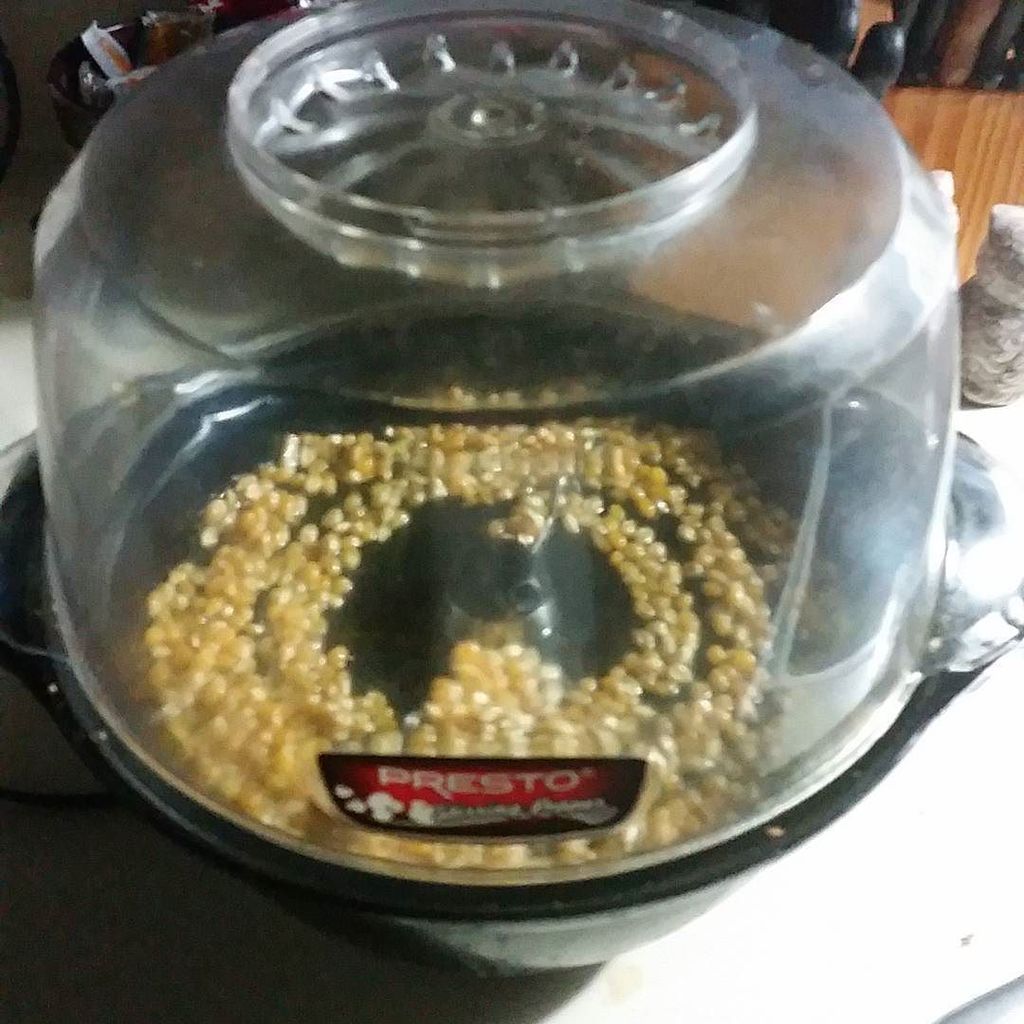 countrydiscgolf's tweet photo. A little post #smashboxx podcast popcorn. Oh yeah... #discgolf https://t.co/v2dUToPtwL https://t.co/wq1ew8VPSY