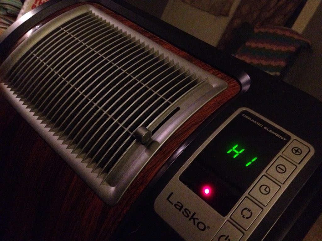 30nfresh's tweet photo. This is who's keeping me warm at night. #singlesucks #needbodyheat https://t.co/vksjI1y92C