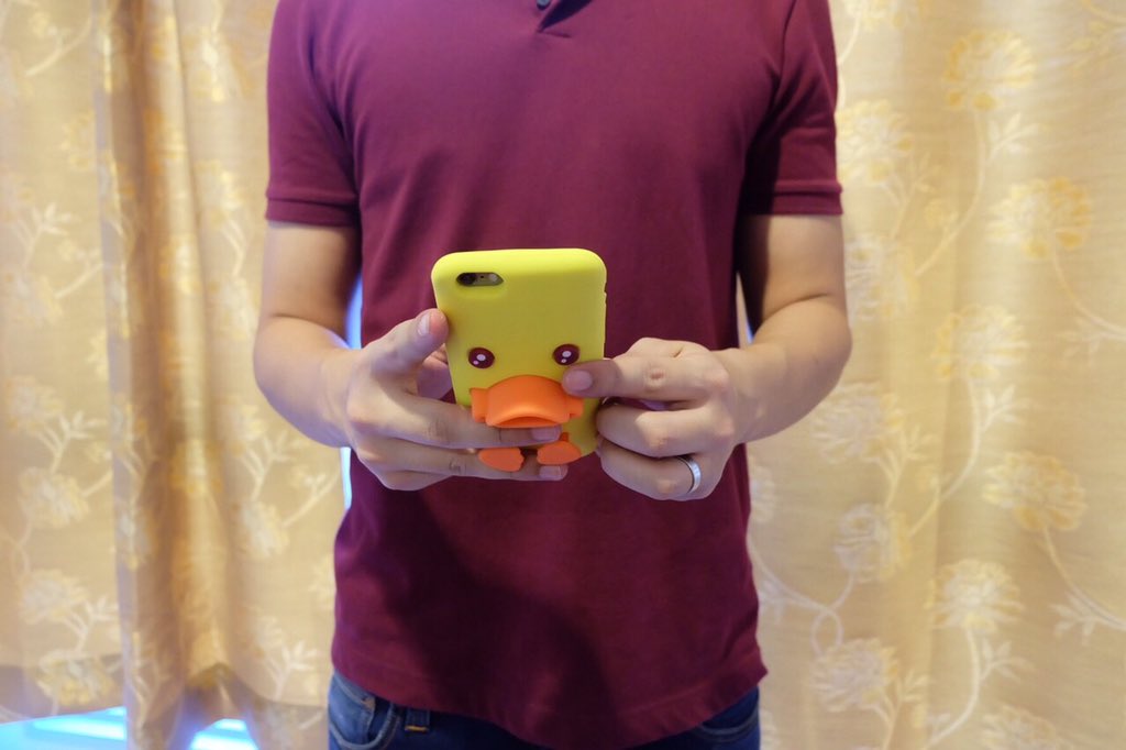 tweet_case's tweet photo. 🎪ก๊าบ ก๊าบ ก๊าบ มีกันหรือยังเคสเป็ดน้อย
🎉น่ารักมากเป็นยางอย่างดี 
🍭ผู้ชายให้ได้ผู้หญิงใช้ดี พอดีมือ

❌mrlekz ทักโล้ด https://t.co/jnbxwLNPrv