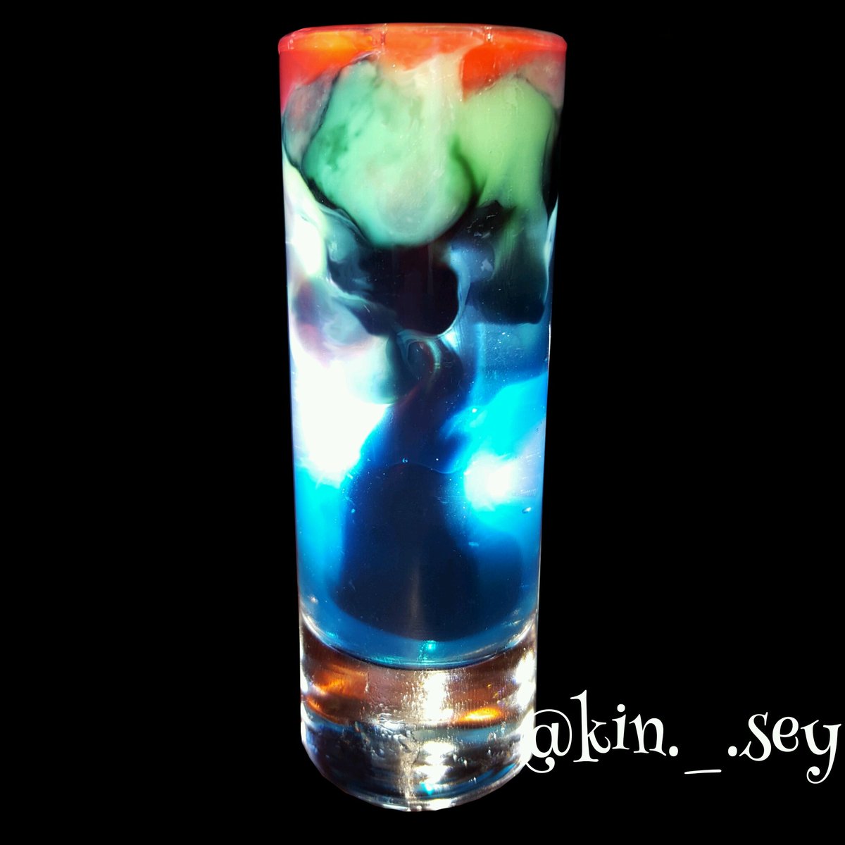 Visc0sity1's tweet photo. Fruit bomb shot
#stanthorpe #alcohol #bar #vodka #australia #cocktail #dekuyper #beringice #love #party #fun https://t.co/Tq8prqCwx6