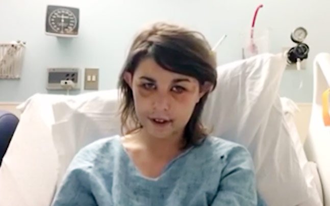 IndiaToday's tweet photo. This domestic-abuse survivor sings about her ordeal from the hospital bed: https://t.co/j49ob9fGkd https://t.co/jf34cxIbub
