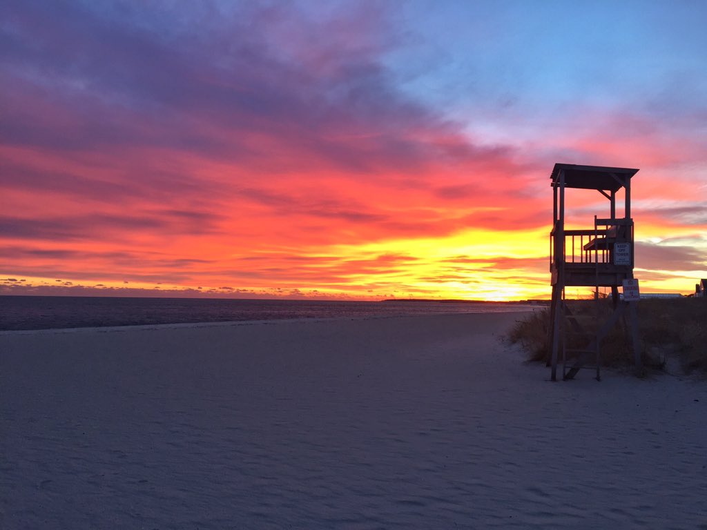 gmarco822's tweet photo. Bass River Beach sunset @7News https://t.co/fhm4ChkdAB