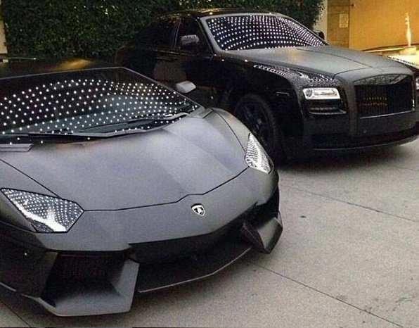 صراع الفخامة والسرعة . أيهما تفضل ?
#سيارات #سيارات_للبيع #سيارات_البحرين #سيارات_جديدة