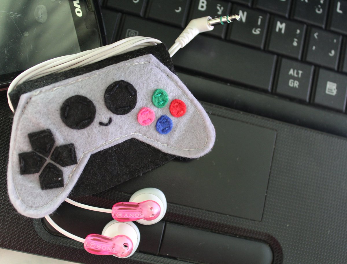 Pan32Bit's tweet image. just got this very kawaii af cord winder from #popjunklove #CommonRoomPH 😍