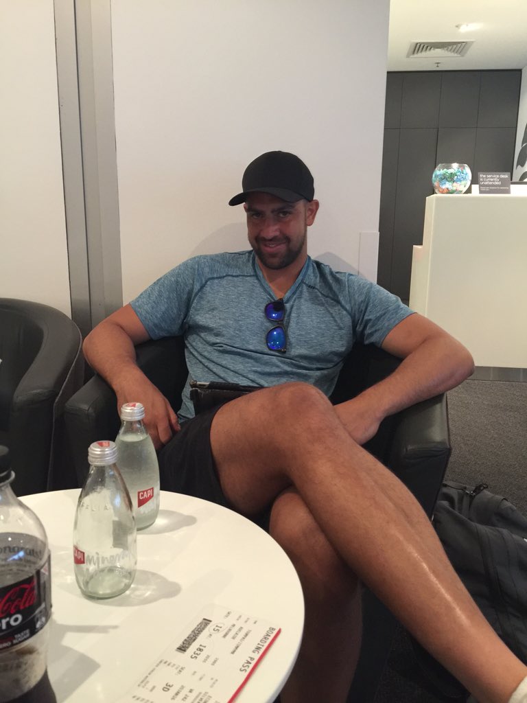 JToumpas's tweet photo. There's definitely better people to fly to Melbourne with..  @AlipateCarlile https://t.co/jpQ4K1j6ad