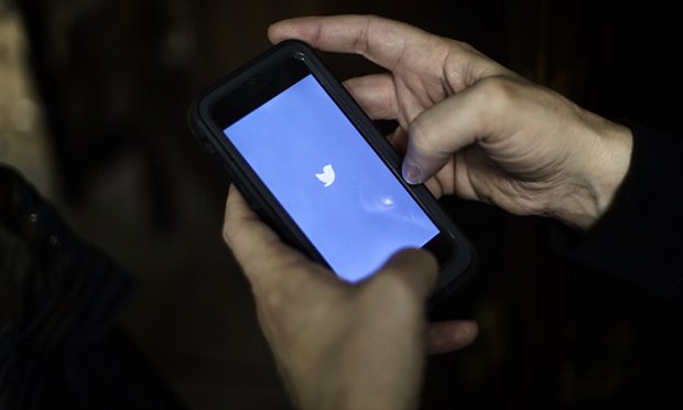 RobotDuckDev's tweet image. Twitter resolves technical problems after six hours of outage ow.ly/XiHxq