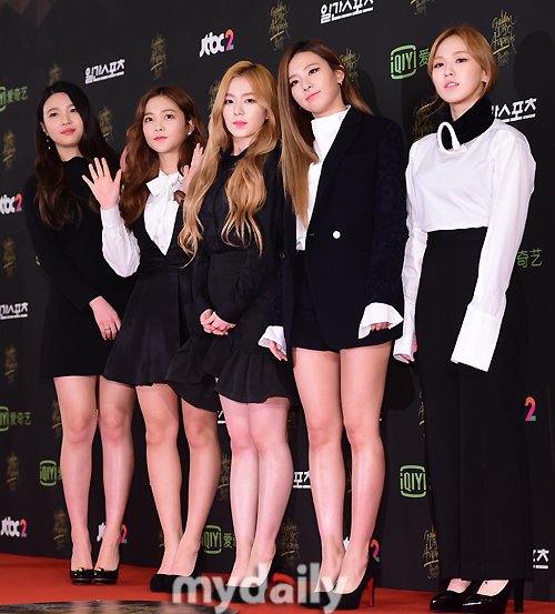 Red Velvet's Red Carpet looks at the GDA's - Celebrity Photos - OneHallyu