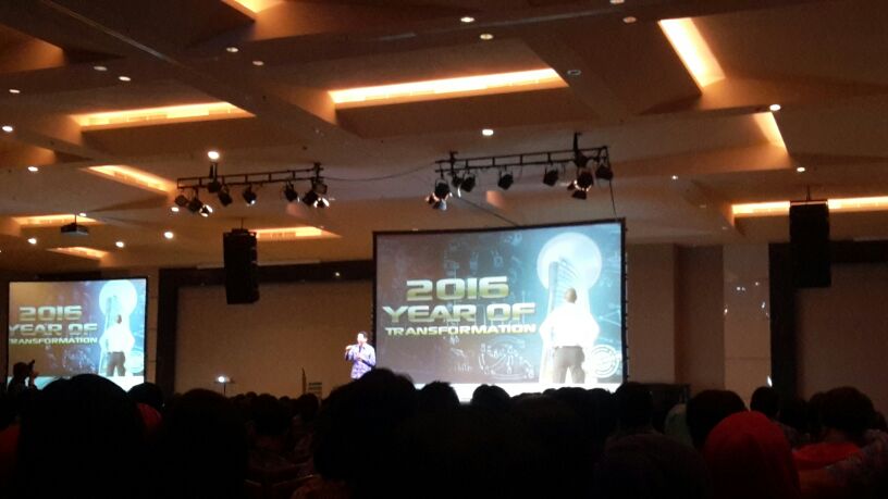 CEO Chat, yesss, I'm ready for #2016Transformation <a href="/AXAIndonesia/">AXA Indonesia</a>! Go digitaall📱👓#ProudOfAXA | <a href="/RandyLianggara/">Randy Lianggara</a>