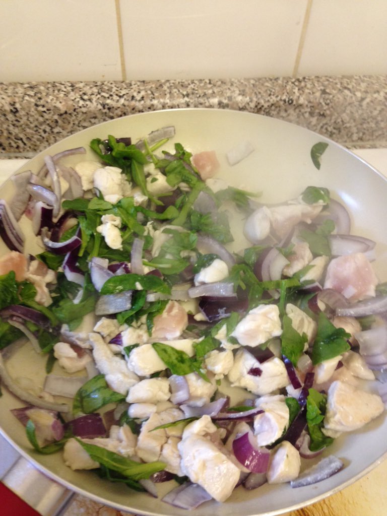 jay_mov's tweet image. #studentlyf first meal I&apos;ve seen in 4 months