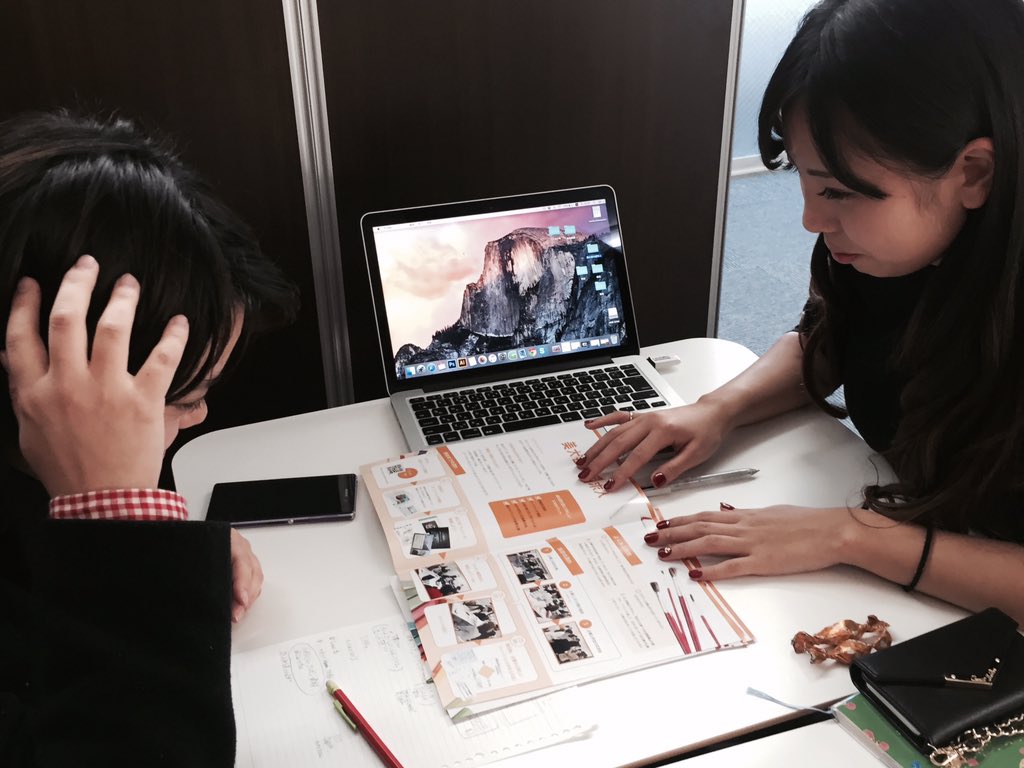 18卒向 美大芸大逆求人 على تويتر 本日二人目の多摩美術大学の学生さんと面談の様子です これから作るポートフォリオのレイアウトから文章 コンセプト サイズまで相談にのりますよ 何から始めていいの 就活がかわからないという美大芸大生を応援します