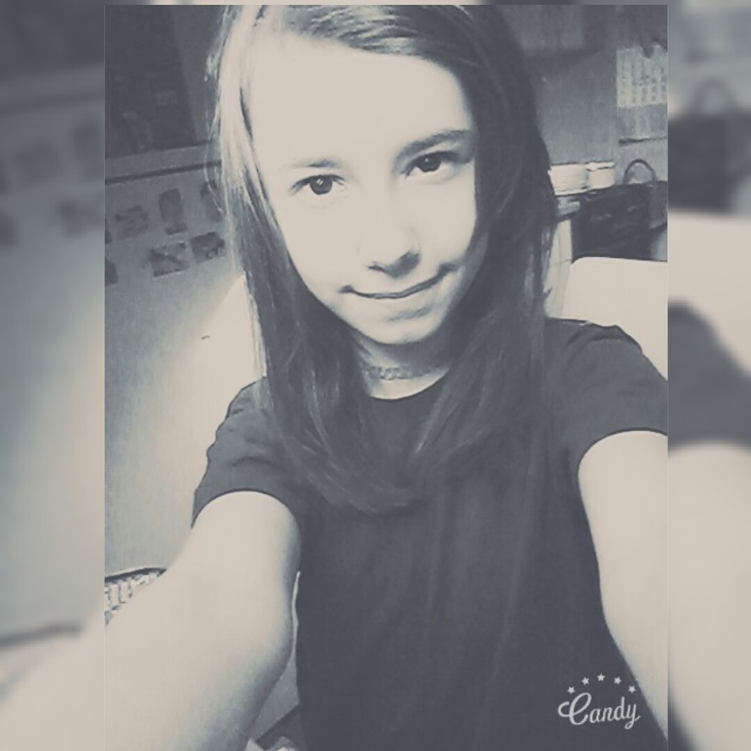 MiocSarah's tweet image. Love is like a war