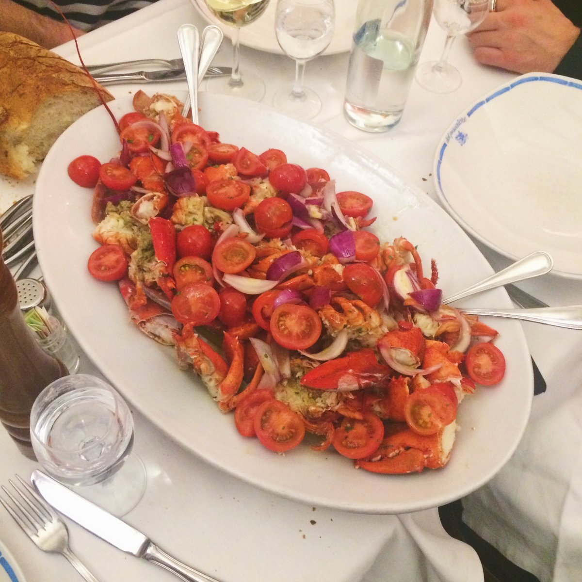 leformstore's tweet image. Тем временем в Милане: кто поработал, тот поел! #LEFORM #LEFORMatwork