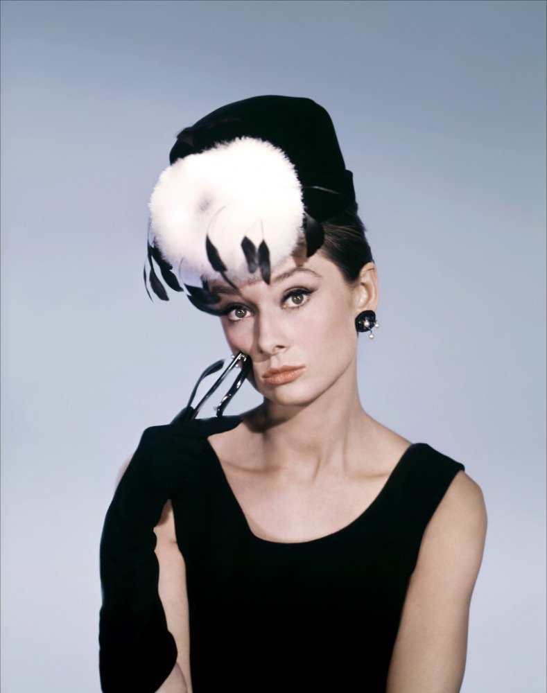 VozCero_'s tweet photo. #UnDíaComoHoy pero del año 1993 fallecía Audrey Hepburn, una de las mejores actrices

#FelizMiércoles https://t.co/omVVBxZgJ1