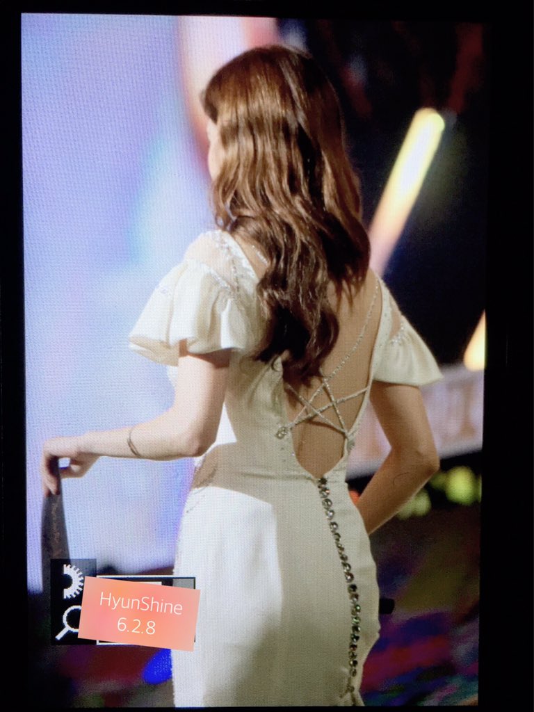 [PIC][20-01-2016]Hình ảnh mới nhất từ đêm Trao giải "2016 Golden Disk Awards" của TaeYeon và MC SeoHyun CZK3RalUAAEsqVk