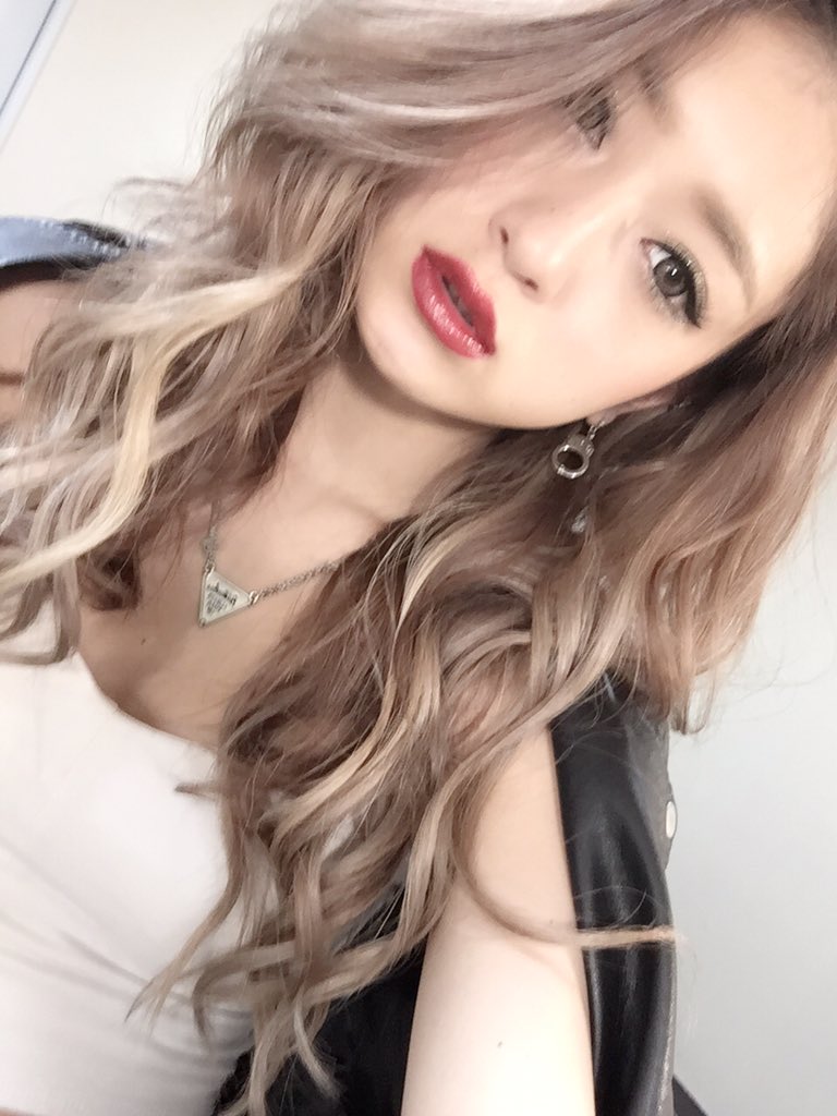 ⏩ブログ更新！ 明日から公式LINE LINEブログすたーと❤️ 約5年間