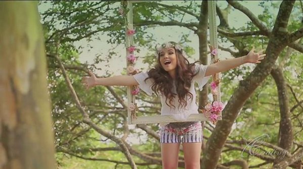 lmlarilm's tweet photo. @joaoguioficial@larimanoela
Larissa Manoela-Making of dos 15 anos
Se pegar alguma foto "pg"
Bj😘s https://t.co/P9fXTuVXic