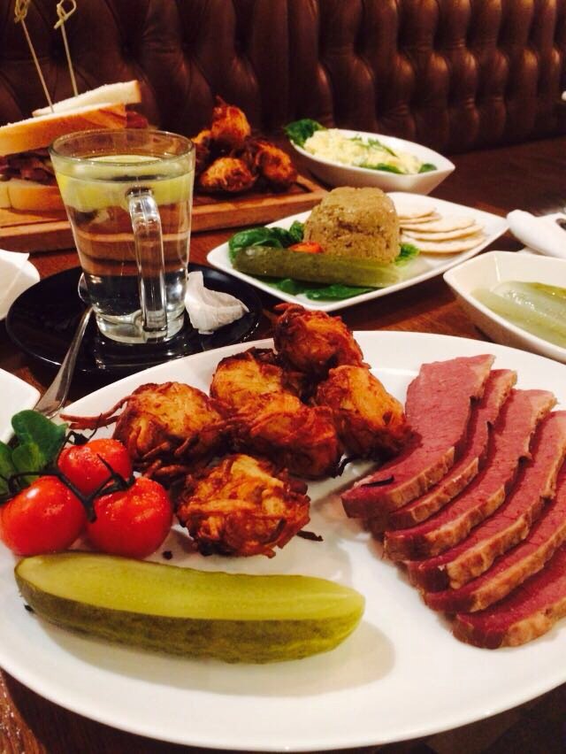 hudsonsN20's tweet image. Fancy a taste of #NewYork? Come try our new #delimenu available all day Sundays. 25% off this menu in January